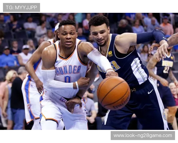 NBA赛场风云再起球星对决精彩瞬间震撼全场球迷